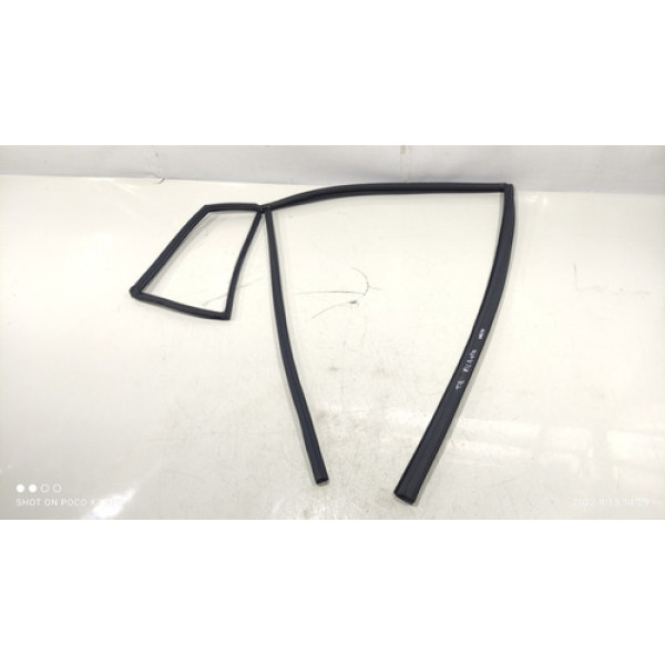 Guarnição Vidro Porta Traseira Esquerda Kia Picanto 2010 