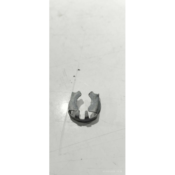 Trava Do Bico Injetor Chevrolet Prisma 1.4 2011