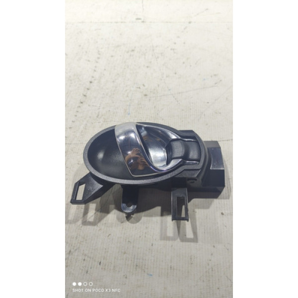 Maçaneta Interna Traseira Direita Nissan March 2012/2014 