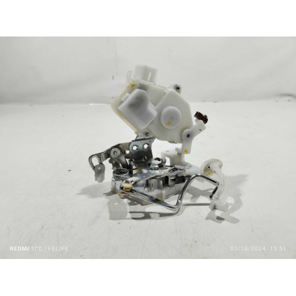 Fechadura De Porta Dianteira Direita Toyota Etios 2015