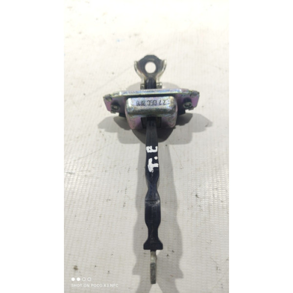 Limitador Porta Traseira Esquerda Nissan March 2017 