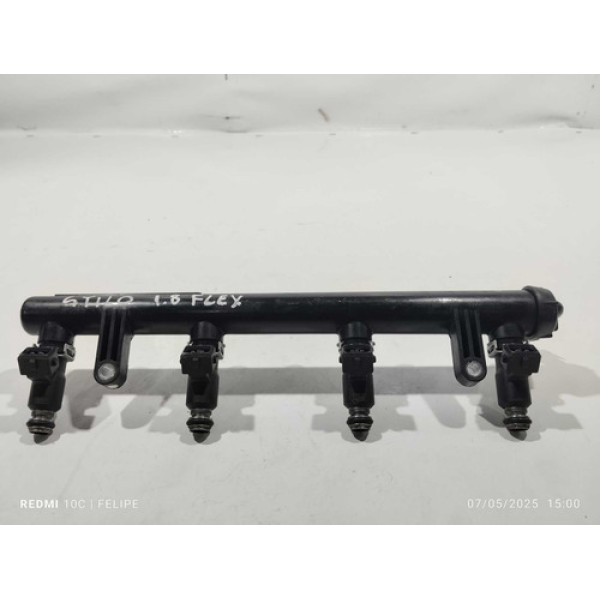 Flauta De Combustivel Fiat Stilo 1.8 2006(25365492(com Bico