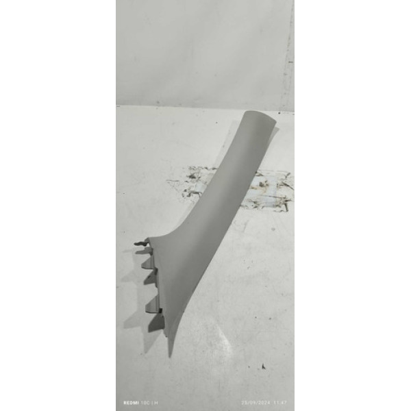 Acabamento Esquerdo Da Coluna Dianteira Nissan Versa 2018 Branco