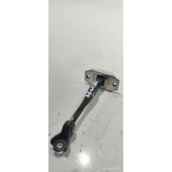 Limitador De Porta Traseiro Esquerdo Nissan Sentra 2017