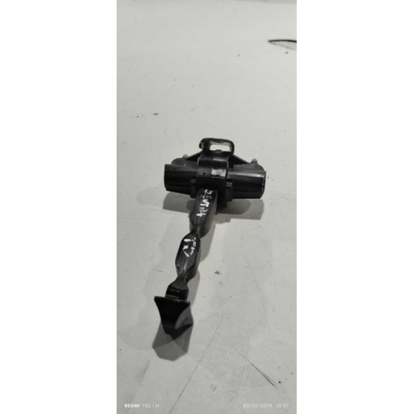 Limitador De Porta Traseira Direita Nissan Sentra 2008 Preto