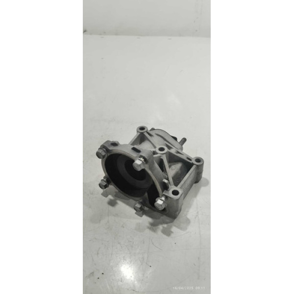 Suporte Da Bomba Da Agua Mitsubishi Lancer 2.0 At 2012/2016 Preto