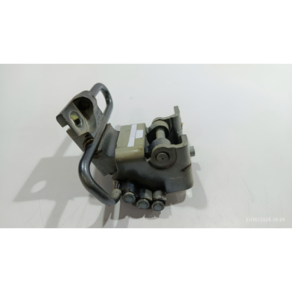 Dobradiça Porta Dianteira Esquerda Inferior Jetta 2.5 2009