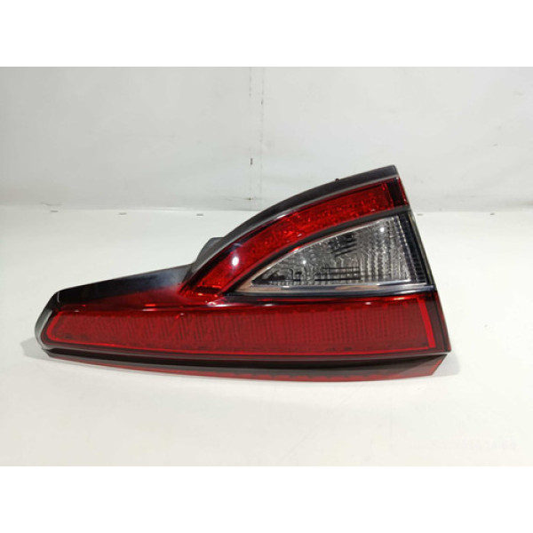 Lanterna Esquerda Tampa Fiat Argo Drive 1.0 2020 Esquerdo/motorista Vermelho