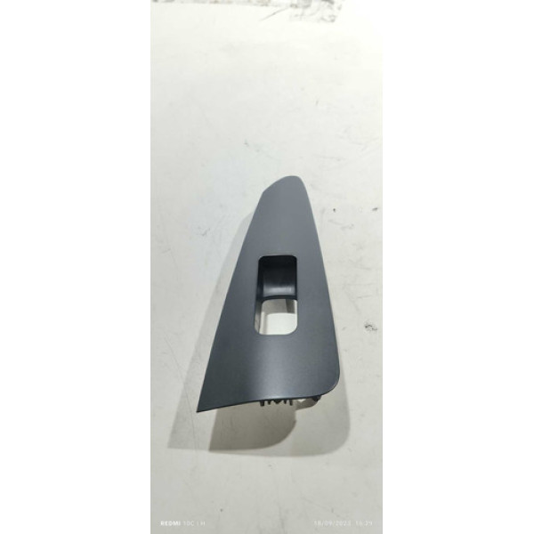 Moldura Botão Vidro Elétrico Traseiro Direito Cerato 2014