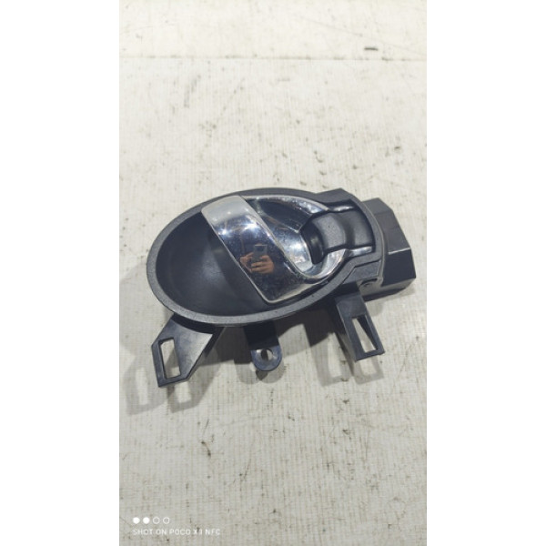 Maçaneta Porta Interna Traseira Direita Nissan March 2017  Traseira