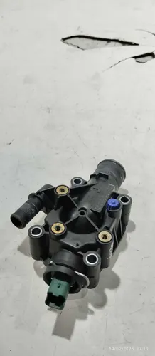 Carcaça Com Valvula Termostatica Sensor Peugeot 2008 2019 