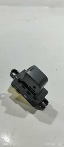 Botão Comando Vidro Dianteiro Direito Nissan Tiida 2007-2013
