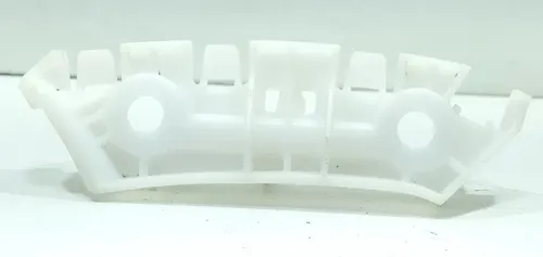 Guia Para-choque Dianteiro Esquerdo Volkswagen Up 