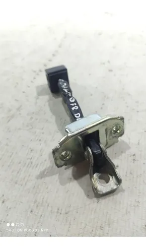 Limitador De Porta Dianteira Esquerda Outlander 2010 