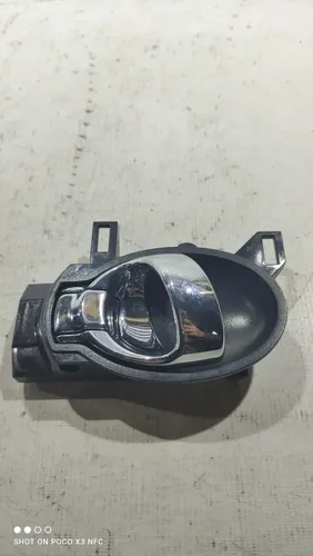 Maçaneta Porta Interna Dianteira Direita Nissan Versa 2012  Dianteira